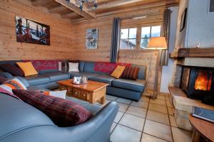 Simply Morzine - Chalet Carving