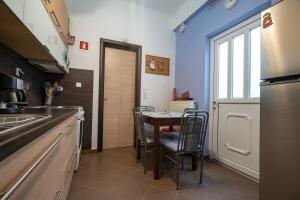 Top-Floor Apt with Private Patio- Nea Ionia by ΜΡS