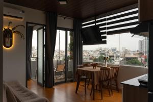 Majestic 2Br Apt Penthouse Skyline & River Views