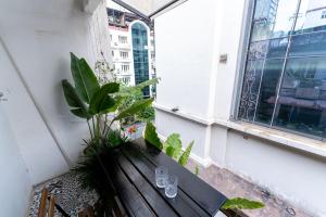 HanoianHearths - FamilyReunion- Projector- Bathtub