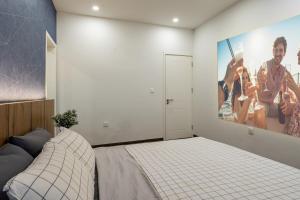 HanoianHearths - FamilyReunion- Projector- Bathtub