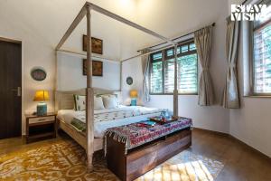 StayVista at Samara - 4BR with Pool & River View