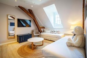 Hotels The Originals Boutique, Hotel Le Londres, Saumur : Appartement (4 Adultes)