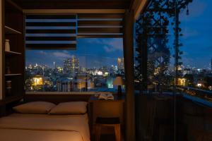 Majestic 2Br Apt Penthouse Skyline & River Views