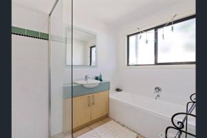 Secluded Island Oasis Pet Friendly