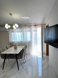 Luxury Pearl Seaside Apartment