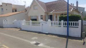 Maisons de vacances VILLA 5 CHAMBRES 10 PERSONNES 300m PLAGE DEMOISELLE : photos des chambres