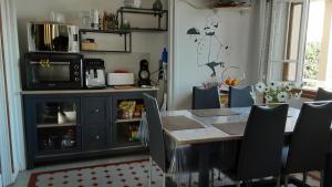 Maisons de vacances VILLA 5 CHAMBRES 10 PERSONNES 300m PLAGE DEMOISELLE : photos des chambres