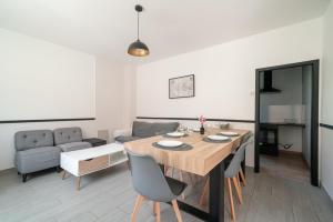 Maisons de vacances Le Logis d-Allonne - 10min de la Plage : photos des chambres