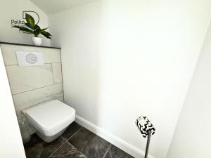 No 3 PolkaStays Ivy Farm Coach House Family Suite