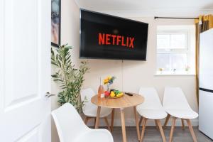 Open Mind Property -2 Bedrooms with FREE parking