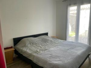Maisons de vacances ღ L-Andillys - Maison Spacieuse, Jardin & Wifi : Maison 3 Chambres