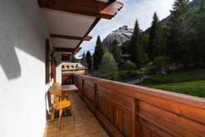 Appartamento con 1 Camera da Letto, Balcone e Vista Montagna