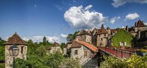 Maisons de vacances Maison de charme Portobelo dans Carennac avec vue : photos des chambres