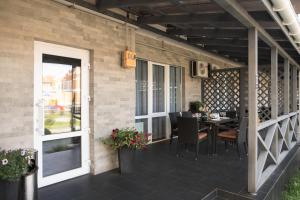 Five Seasons apartments