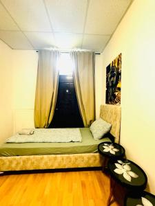 Simple Two Private Rooms with Shared Living Area in Vienna