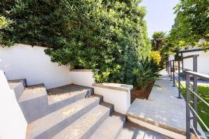 Ibis Lodge With Swimming Pool