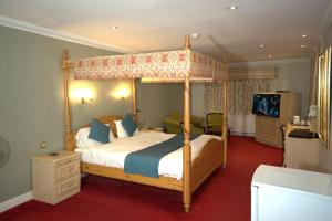 Executive Suite room in Consort Hotel