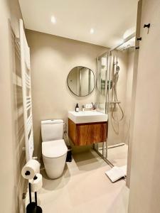 Das Alpenzeit Loft mit Balkon und Grimmingblick