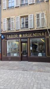 Appartements 75m2 - 2min centre pieton & 10 min de la gare : photos des chambres