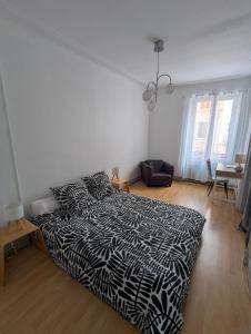 Appartements 75m2 - 2min centre pieton & 10 min de la gare : photos des chambres