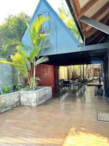 Palmaya - Bali-Inspired 5BR Beach Award Wining House in Corindi