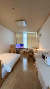 Pyeongchon Gamseong House