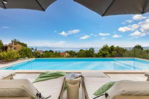 Villa St Hedonist by Villsy