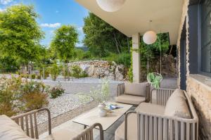 Villa St Hedonist by Villsy