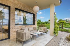 Villa St Hedonist by Villsy