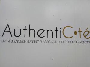 Appartements L-AuthentiCite, jardin et parking au centre-ville : photos des chambres