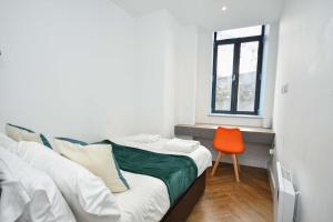 Bright 2 Bed Flat in Central Manchester w Security