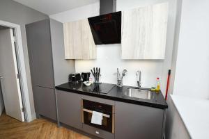 Bright 2 Bed Flat in Central Manchester w Security
