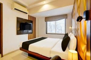 Collection O Chhatrapati Shivaji Maharaj Metro Station