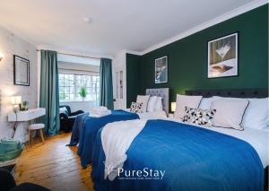 Stylish 4 Bedroom Home in Port Sunlight with 7 Beds Perfect for Business Bookings and Groups