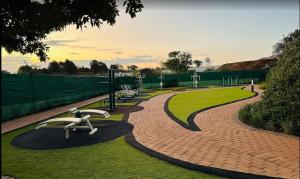 Modern 1BR Near OR Tambo, Wi-Fi, Secure Parking