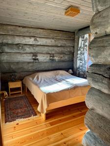 Luosto Villa by Lapland Villas, near Lake Aarnilampi Beach, Great Private Villa for Families & Outdoor Lovers, sauna, wifi