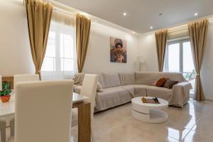 GuestHost - Lovely Flat in Taormina with Balcony