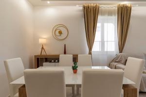 GuestHost - Lovely Flat in Taormina with Balcony