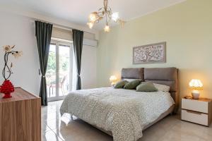 GuestHost - Lovely Flat in Taormina with Balcony