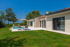 Villa VV San Giovanni by Istrialux