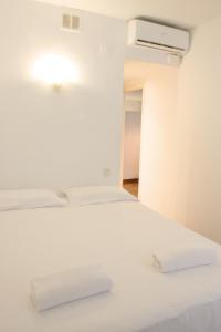 Sweet BCN Three Bedroom Apartment