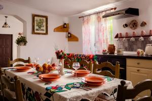 Nature-Surrounded Transylvanian Home - Heated Pool