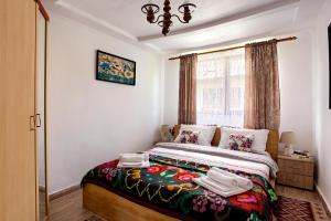 Nature-Surrounded Transylvanian Home - Heated Pool