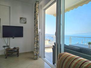 Saranda Sea View Apartment 287