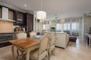 502 Oyster Schelles - by Stay in Umhlanga