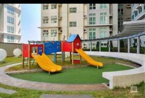 Phebs 2bedroom Posh Condo in the heart of Makati