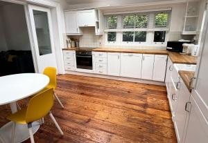 Shelbourne Cottages by RDS&AVIVA