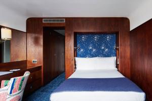 Queen Room - Disability Access room in The Maritime Hotel