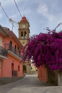 Mponanos' Family House